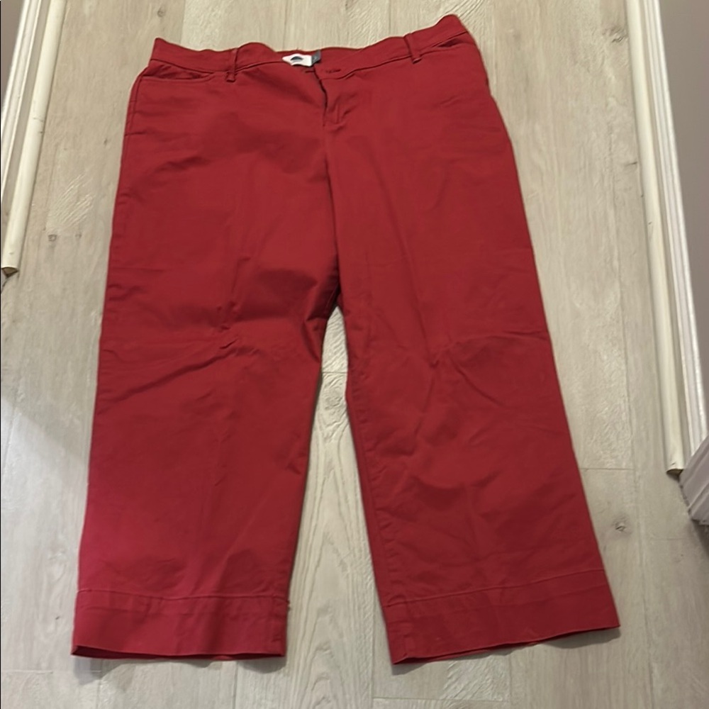 Red Cropped Pants